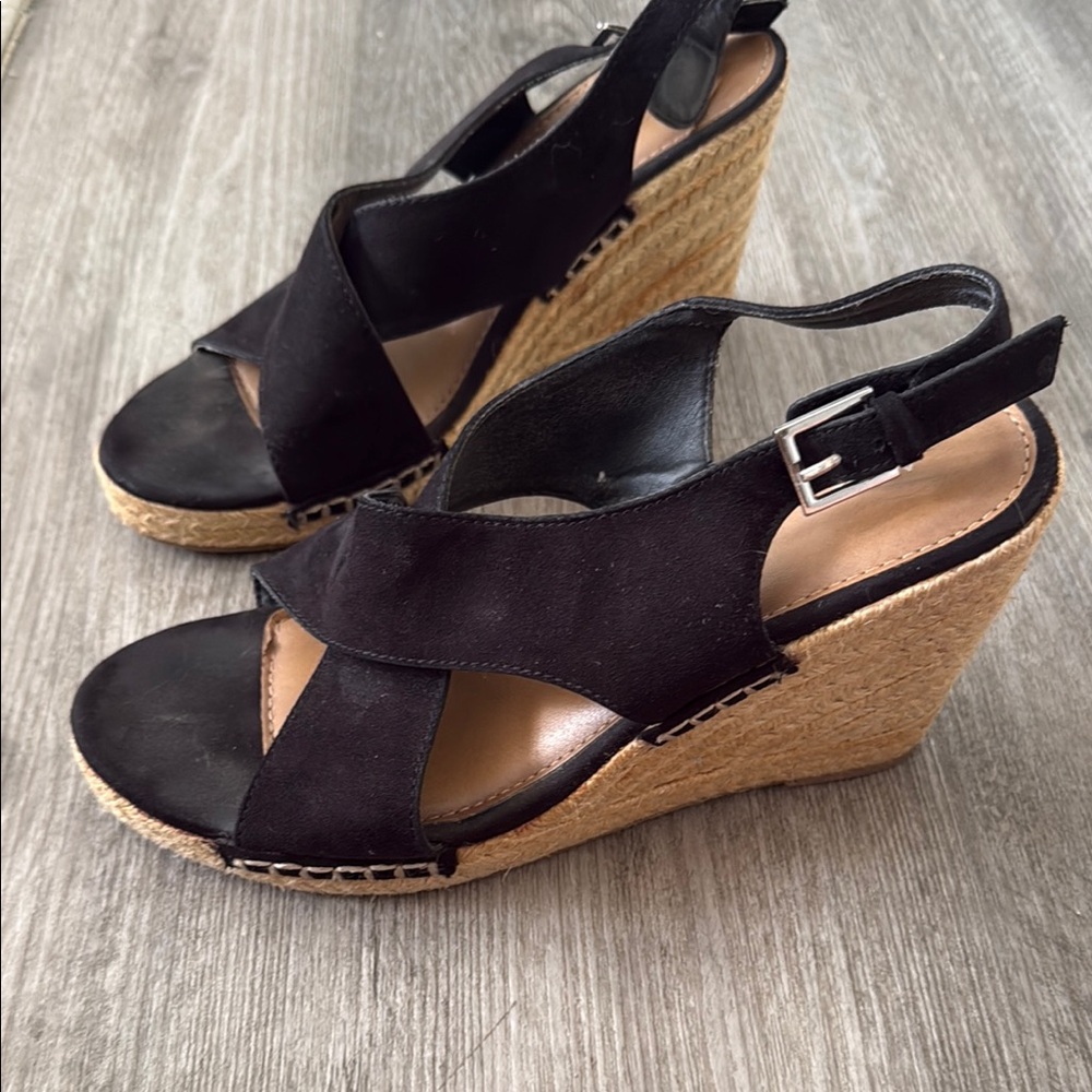 Apt. 9 Black and Tan Wedge Sandal Espadrilles